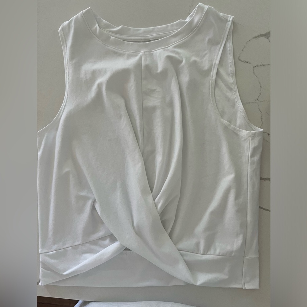 Beyond yoga cropped twisted tank size L worn once